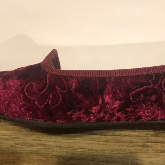 Red velvet Flats - Picture 3 of 4
